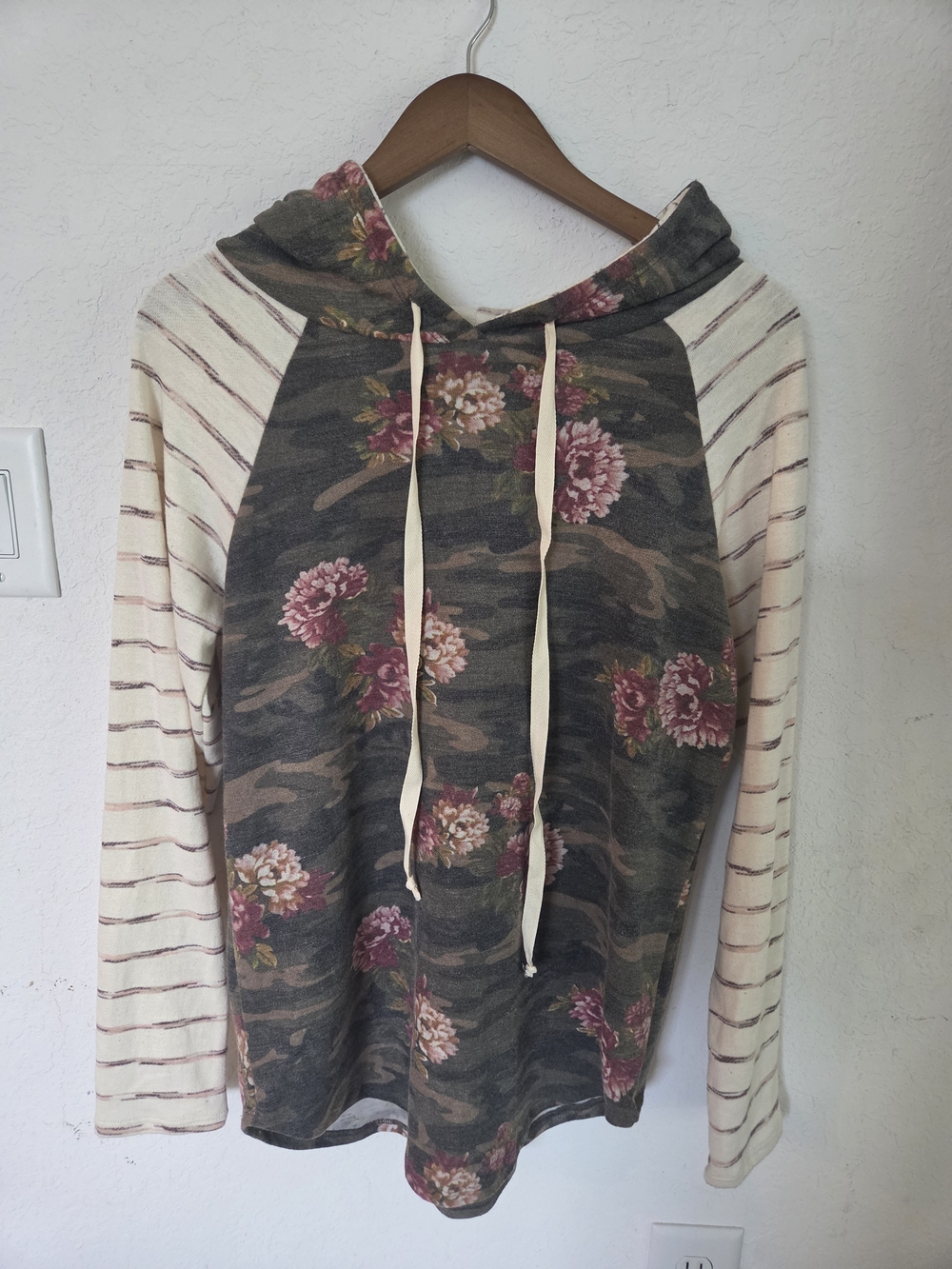 7th Ray Floral Camo Striped Sleeve Hoodie Pullover Top Large USA Made